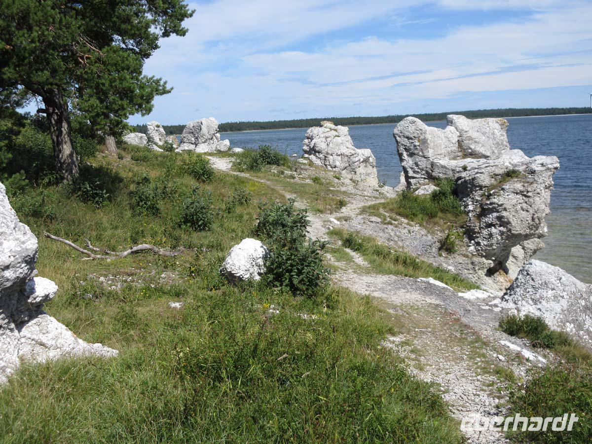 Rauksteine bei St.Olofsholm Gotland &ndash; &copy; Peter Rudolph (Eberhardt TRAVEL)