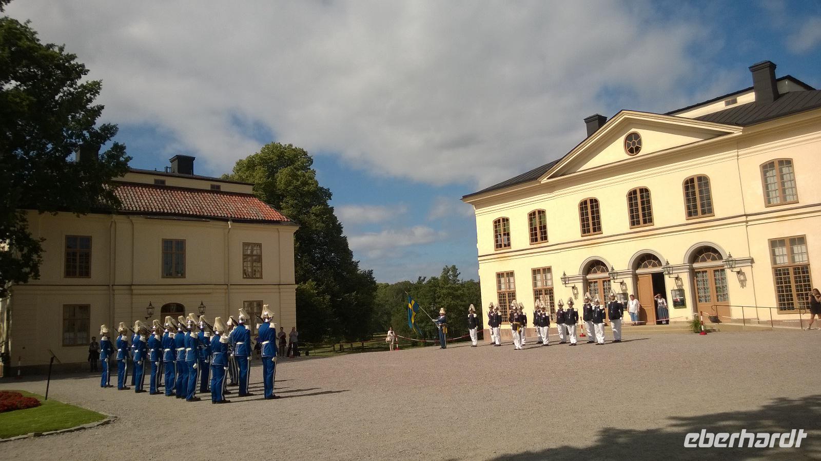 Wachablösung in Drottningholm &ndash; &copy; Dorothea Baumert (Eberhardt TRAVEL)