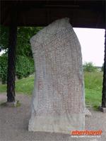 Der Runenstein von Röck &ndash; &copy; Peter Rudolph (Eberhardt TRAVEL)