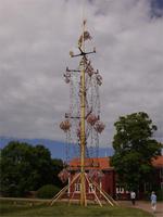 Der Mittsommerbaum in Storby &ndash; &copy; Peter Rudolph (Eberhardt TRAVEL)