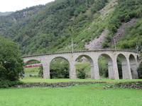 Kreisviadukt in Brusio &ndash; &copy; Annette Weise (Eberhardt TRAVEL)