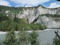 Fahrt mit dem Glacier-Express  - Durch die Rheinschlucht &ndash; &copy; Annette Weise (Eberhardt TRAVEL)