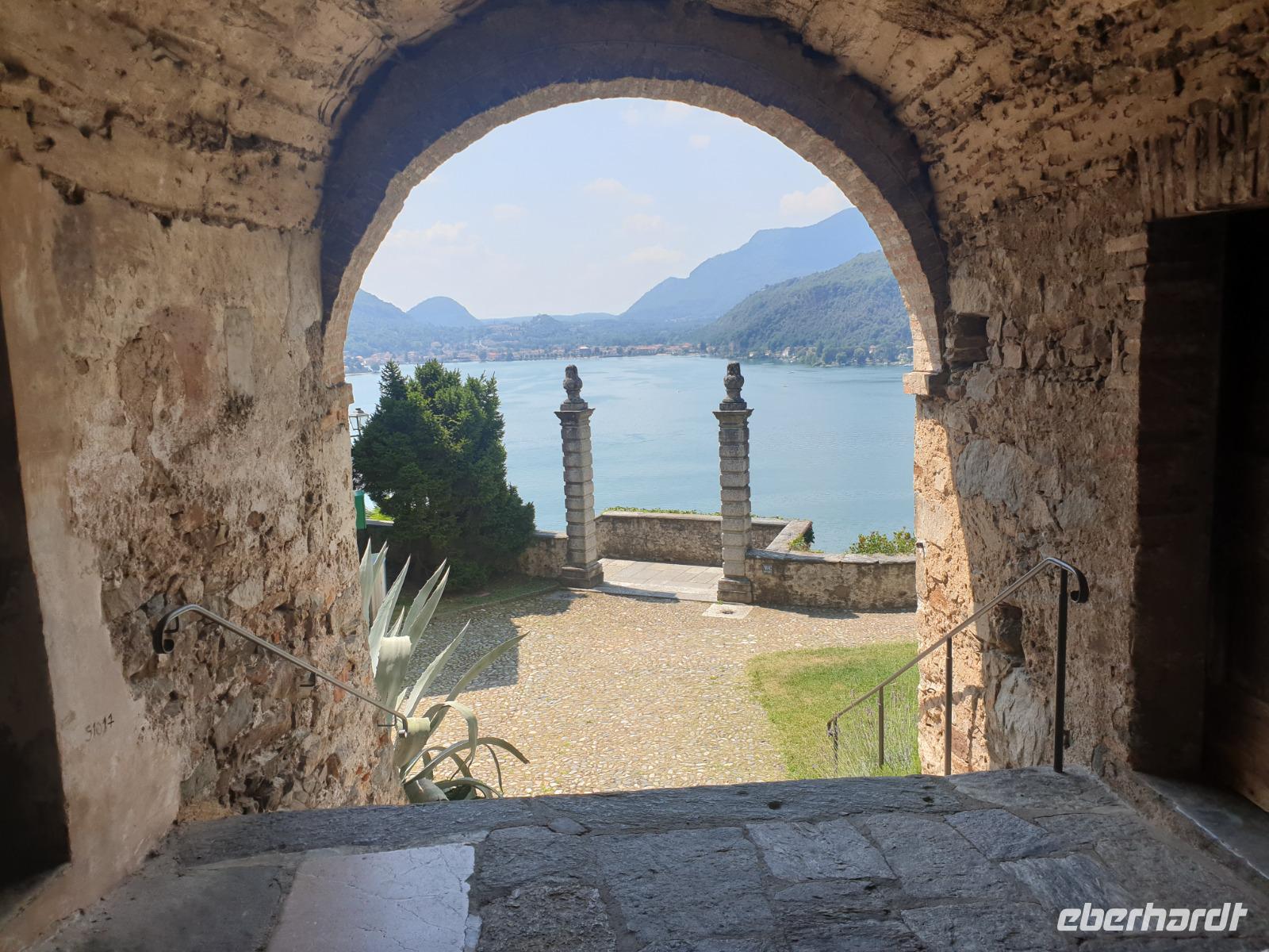 Einmarsch in Morcote ... Wallfahrtskirche mit Traumblick! &ndash; &copy; Jana Wessendorf (Eberhardt TRAVEL)