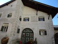 Guarda, Haus von der Autorin des Schellen-Ursli Selina Chönz &ndash; &copy; Hartwig Köllner (Eberhardt TRAVEL)