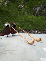 Auf der Schynigen Platte - Alphornspielerinnen &ndash; &copy; Annette Weise (Eberhardt TRAVEL)