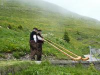 Schynige Platte Alphornbläser &ndash; &copy; Kerstin Hugel (Eberhardt TRAVEL)