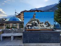 Zermatt - Murmeltierbrunnen &ndash; &copy; Katrin Deutschbein (Eberhardt TRAVEL)