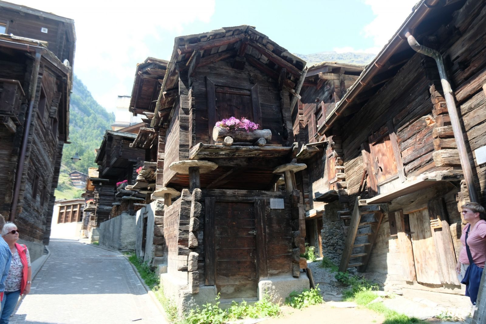 Alte Wallis-Häuser &ndash; &copy; Andreas Kunzmann (Eberhardt TRAVEL)