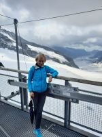 Jungfraujoch - Reiseleiterin Katrin auf der Sphinx-Aussichtsterrasse &ndash; &copy; Katrin Deutschbein (Eberhardt TRAVEL)