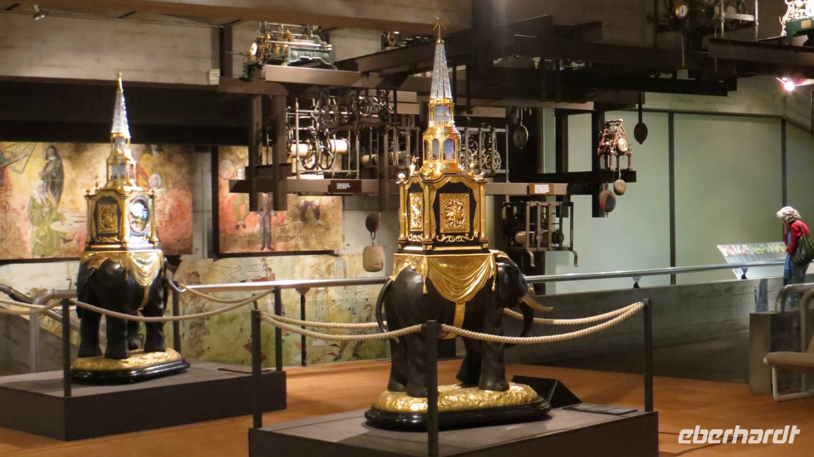 006 La-Chaux-Fond - Im Internationalen Uhrenmuseum &ndash; &copy; Annette Weise (Eberhardt TRAVEL)
