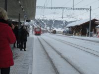 009 Einfahrt des Bernina-Express in den Bahnhof Pontresina &ndash; &copy; Annette Weise (Eberhardt TRAVEL)