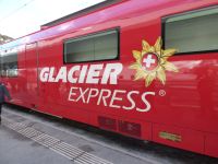 197.1 Glacier-Express in Andermatt &ndash; &copy; Annette Weise (Eberhardt TRAVEL)