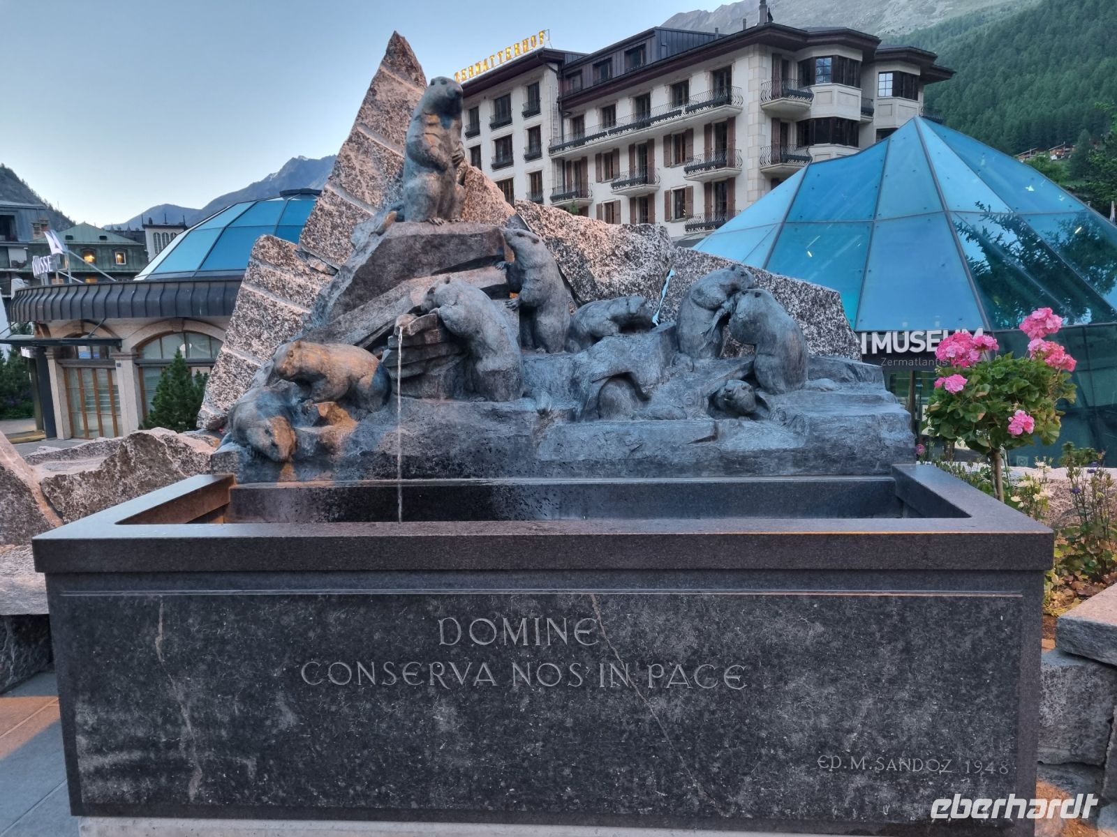 Zermatt - Murmeltierbrunnen &ndash; &copy; Katrin Deutschbein (Eberhardt TRAVEL)