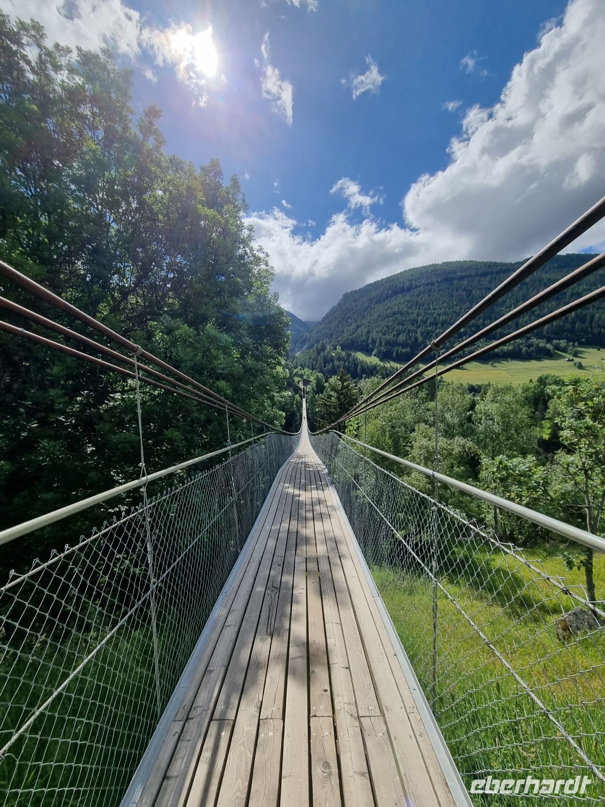 Goms-Hängebrücke  &ndash; &copy; Katrin Deutschbein (Eberhardt TRAVEL)
