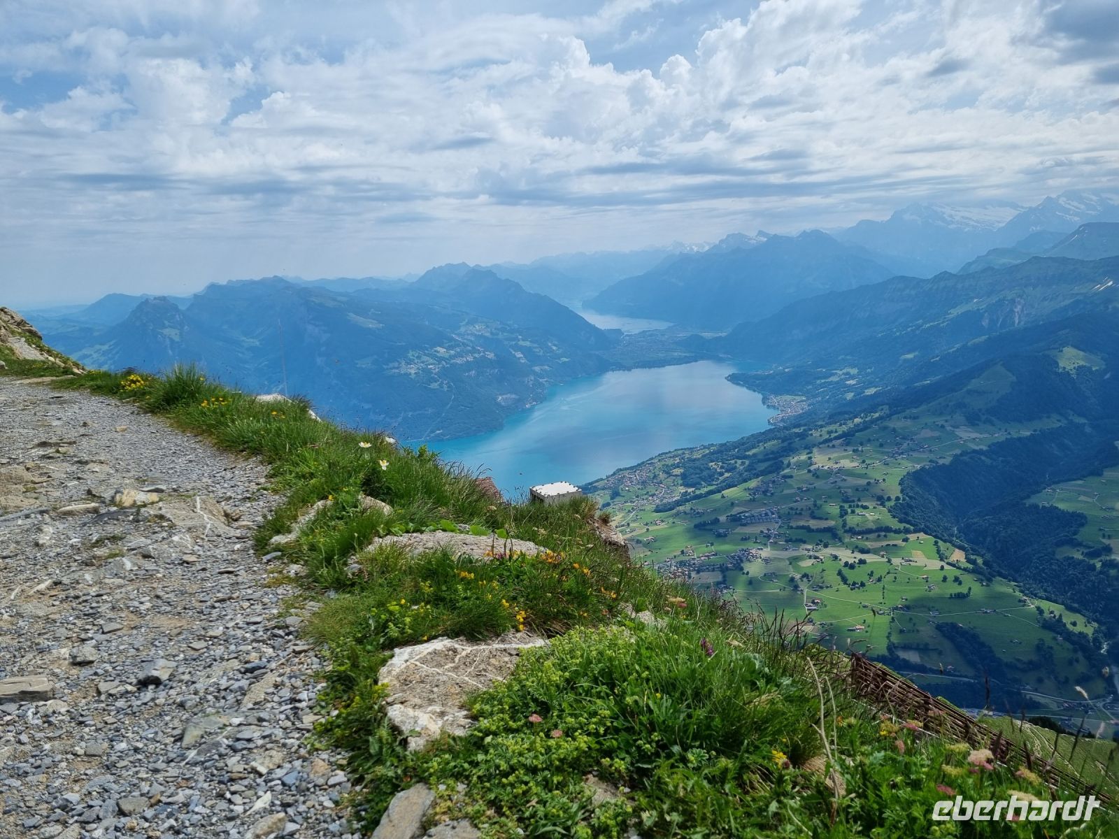 Niesen - Blick auf den Thuner See &ndash; &copy; Katrin Deutschbein (Eberhardt TRAVEL)