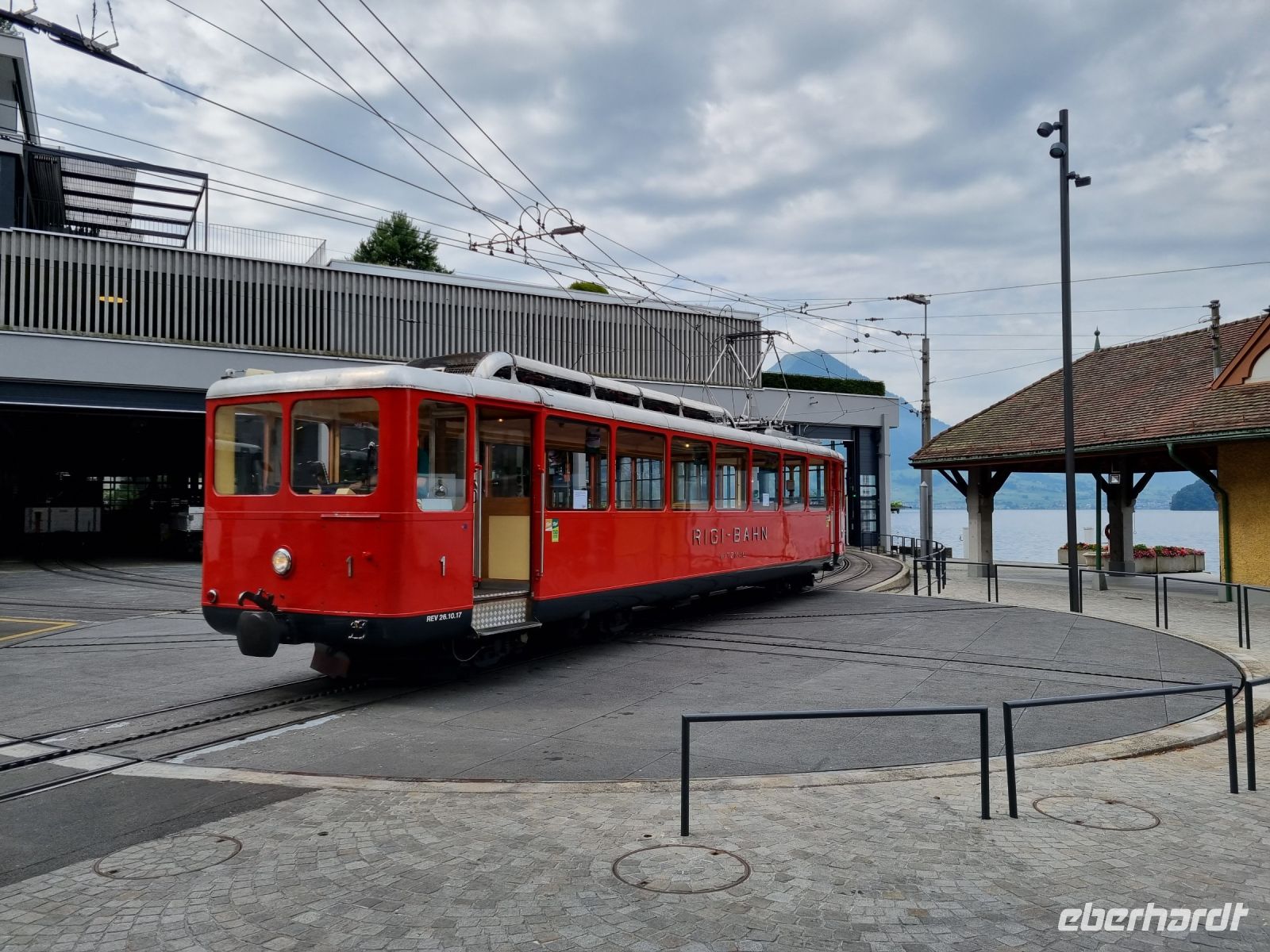 Vitznau - Fahrt mit der Rigi-Zahnradbahn &ndash; &copy; Katrin Deutschbein (Eberhardt TRAVEL)