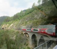 045 Fahrt mit dem Glacier-Express - Landwasser-Viadukt &ndash; &copy; Annette Weise (Eberhardt TRAVEL)