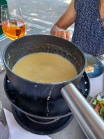 ...rühre gut das Käsefondue ein.jpg &ndash; &copy; Ute Solf (Eberhardt TRAVEL)