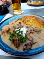 Abschiedsessen: Zürcher Geschnetzeltes an Rösti.jpg &ndash; &copy; Ute Solf (Eberhardt TRAVEL)
