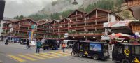 065-Zermatt-Einkaufsstrasse &ndash; &copy; Johannes Dieter Pfennig (Eberhardt TRAVEL)
