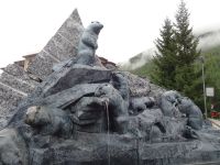 Zermatt, Murmeltierbrunnen &ndash; &copy; Hartwig Köllner (Eberhardt TRAVEL)