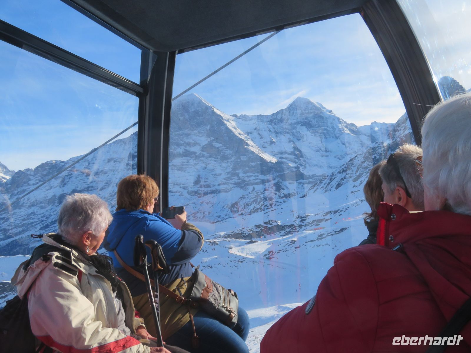 148 Talfahrt vom Männlichen nach Grindelwald im Angesicht der Eigernordwand  &ndash; &copy; Annette Weise (Eberhardt TRAVEL)