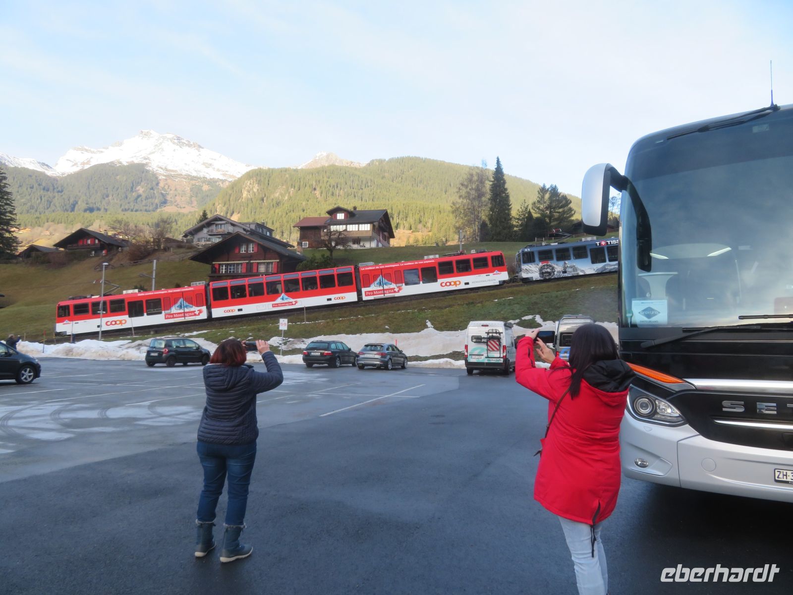 156 Unser Bus in Grindelwald-Grund &ndash; &copy; Annette Weise (Eberhardt TRAVEL)