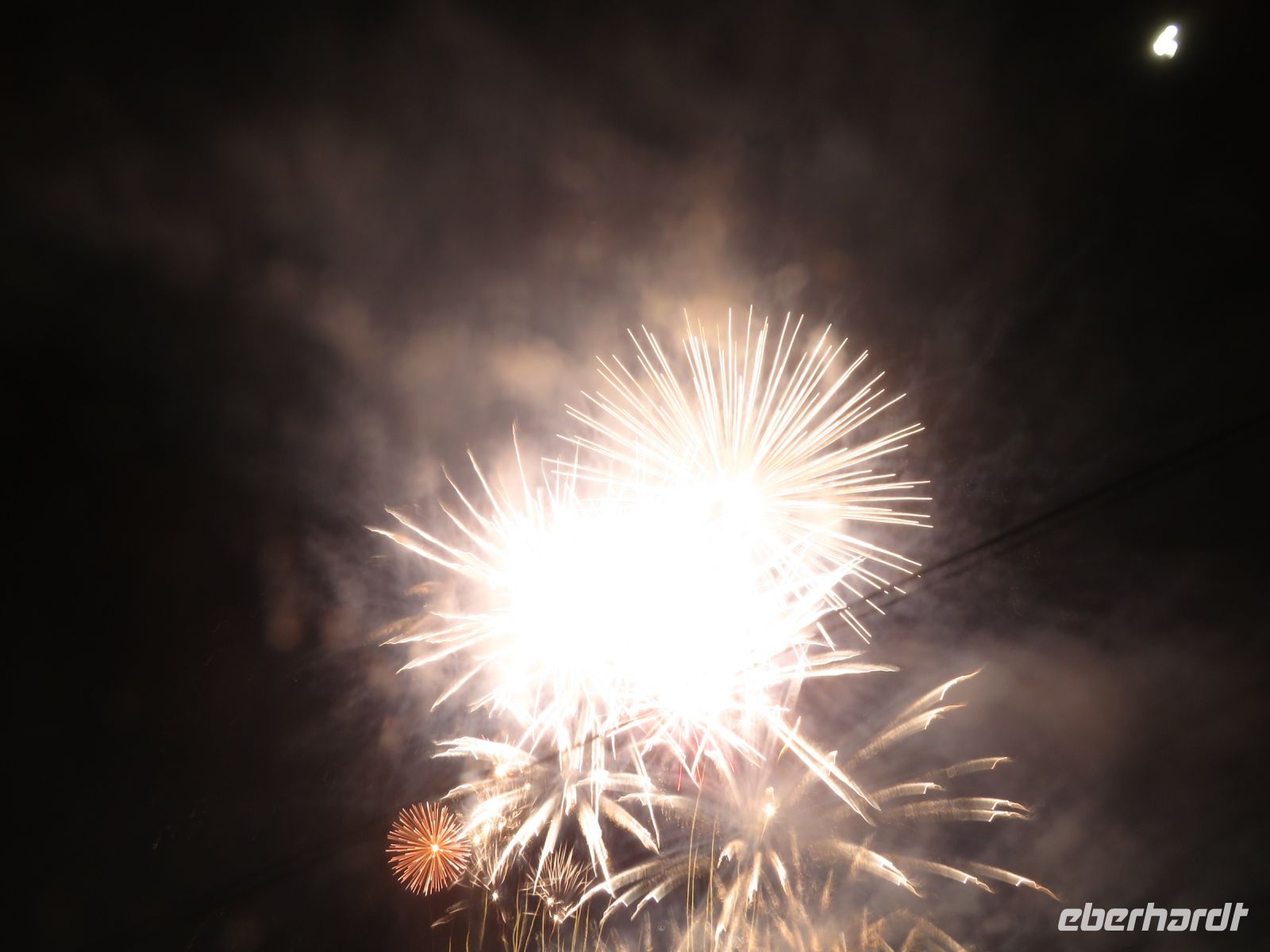 164 Interlaken - Kunstfeuerwerk &ndash; &copy; Annette Weise (Eberhardt TRAVEL)