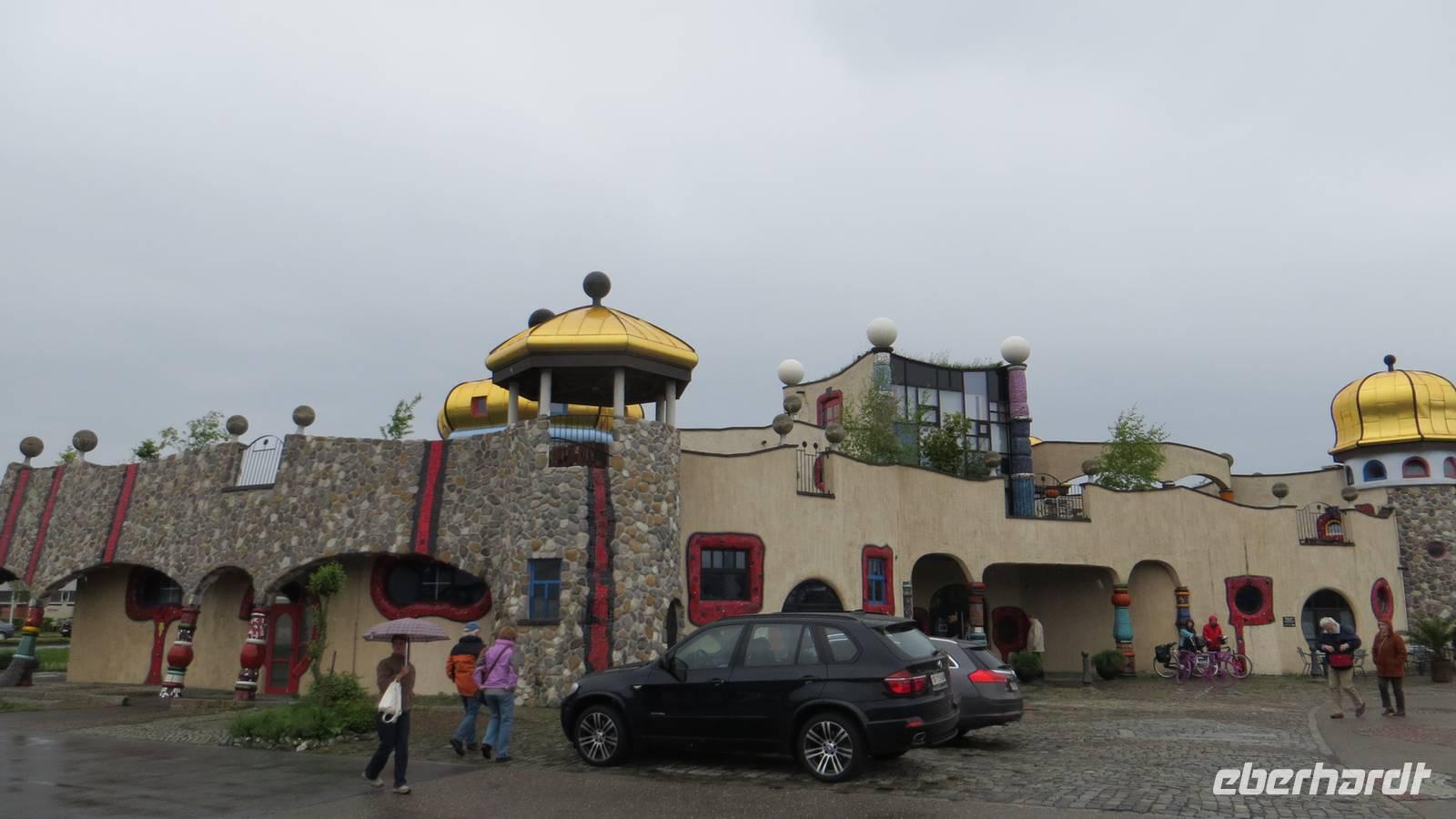 0042 Altenrhein - Hundertwasser-Markthalle &ndash; &copy; Annette Weise (Eberhardt TRAVEL)