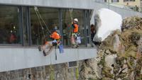 0230 Pilatus - Fensterputzer &ndash; &copy; Annette Weise (Eberhardt TRAVEL)