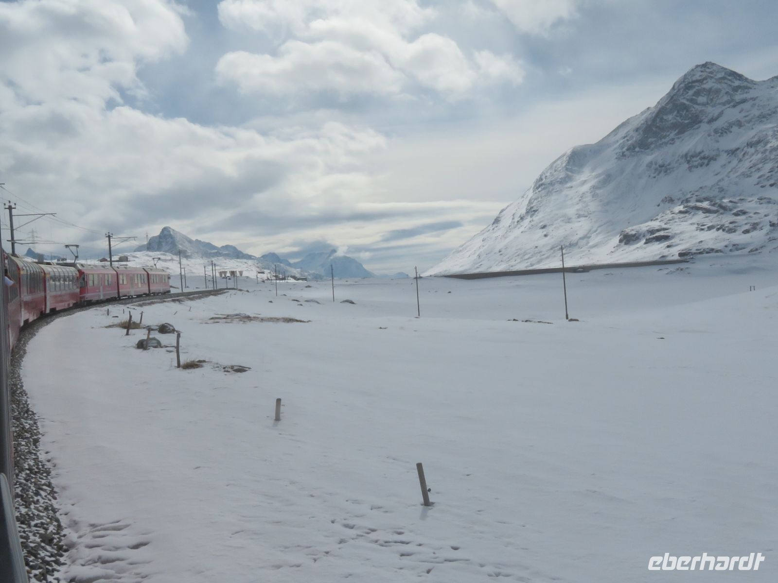 025 Fahrt mit dem Bernina-Express über den Berninapass und entlang des Lago di Bianco &ndash; &copy; Annette Weise (Eberhardt TRAVEL)