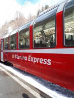032.2 Fahrt mit dem Bernina-Express - Stopp Alp Grüm &ndash; &copy; Annette Weise (Eberhardt TRAVEL)