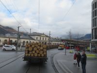 103 Fahrt nach Chur - Ein Güterzug fährt als Straßenbahn durch Chur &ndash; &copy; Annette Weise (Eberhardt TRAVEL)
