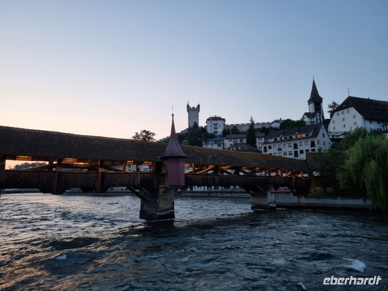 Abendstimmung in Luzern - Spreuerbrücke  &ndash; &copy; Katrin Deutschbein (Eberhardt TRAVEL)