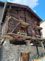 Zermatt - Oberwalliser Stadel bzw. Speicher &ndash; &copy; Katrin Deutschbein (Eberhardt TRAVEL)