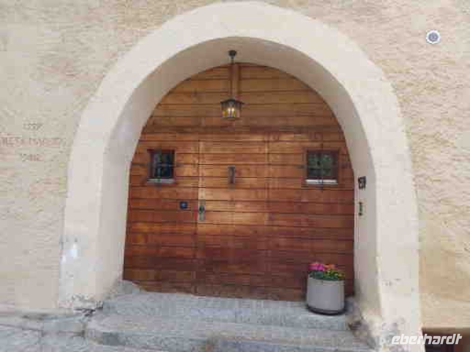Zuoz-Engadiner Haus,Holzportal &ndash; &copy; Ute Solf (Eberhardt TRAVEL)