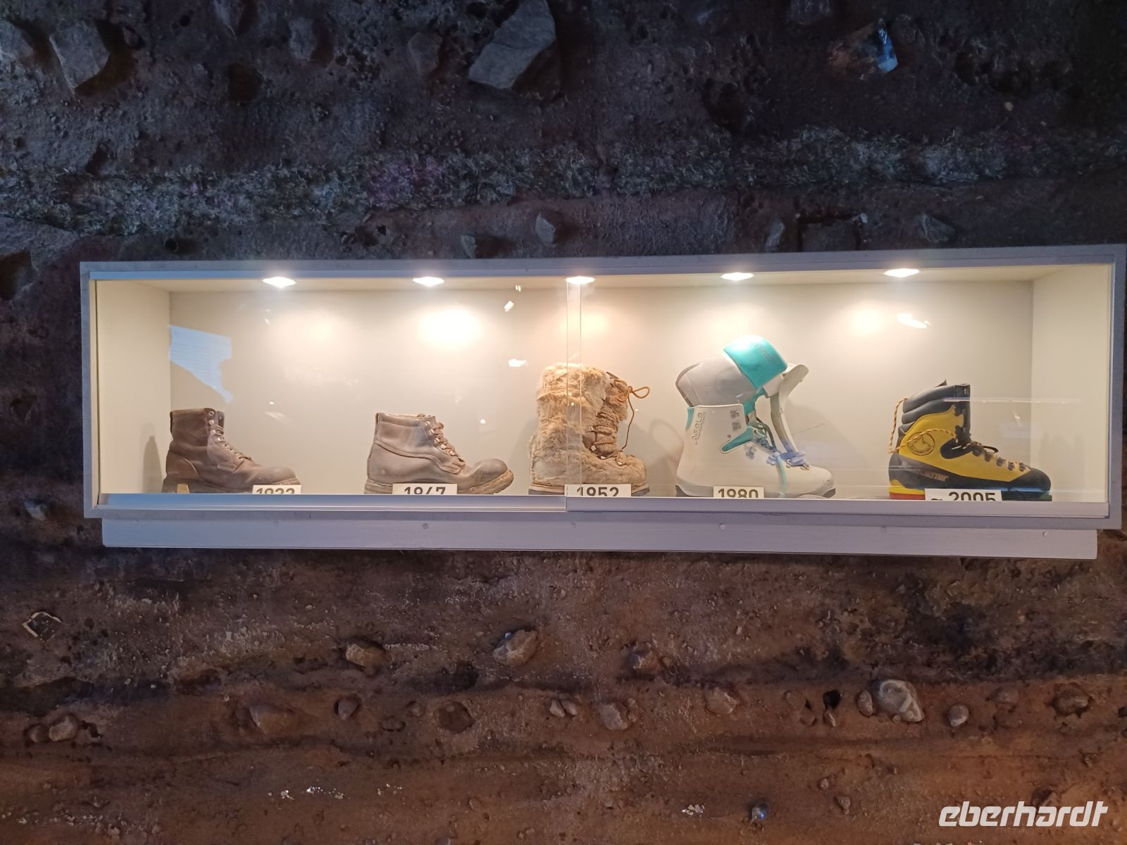 Zermatt-Matterhornmuseum: Bergsteigerstiefel &ndash; &copy; Ute Solf (Eberhardt TRAVEL)
