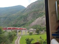 Bernina Express im Kreisviadukt &ndash; &copy; Ute Solf (Eberhardt TRAVEL)