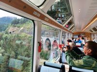 Fahrt mit dem Glacier-Express (am Landwasser-Viadukt) &ndash; &copy; Steffen Mucke (Eberhardt TRAVEL)