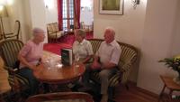 beim Willkommens-Apero im Hotel Edelweiss in Sils Maria  &ndash; &copy; Sandra Rößle (Eberhardt TRAVEL)