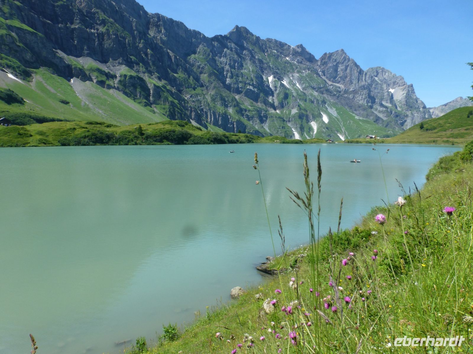 Der Trübsee wird aus Gletscherwasser gespeist, daher seine Farbe. &ndash; &copy; Vivian Kreft (Eberhardt TRAVEL)