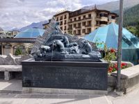 Zermatt - Murmeltierbrunnen &ndash; &copy; Roswitha Zytowski (Eberhardt TRAVEL)