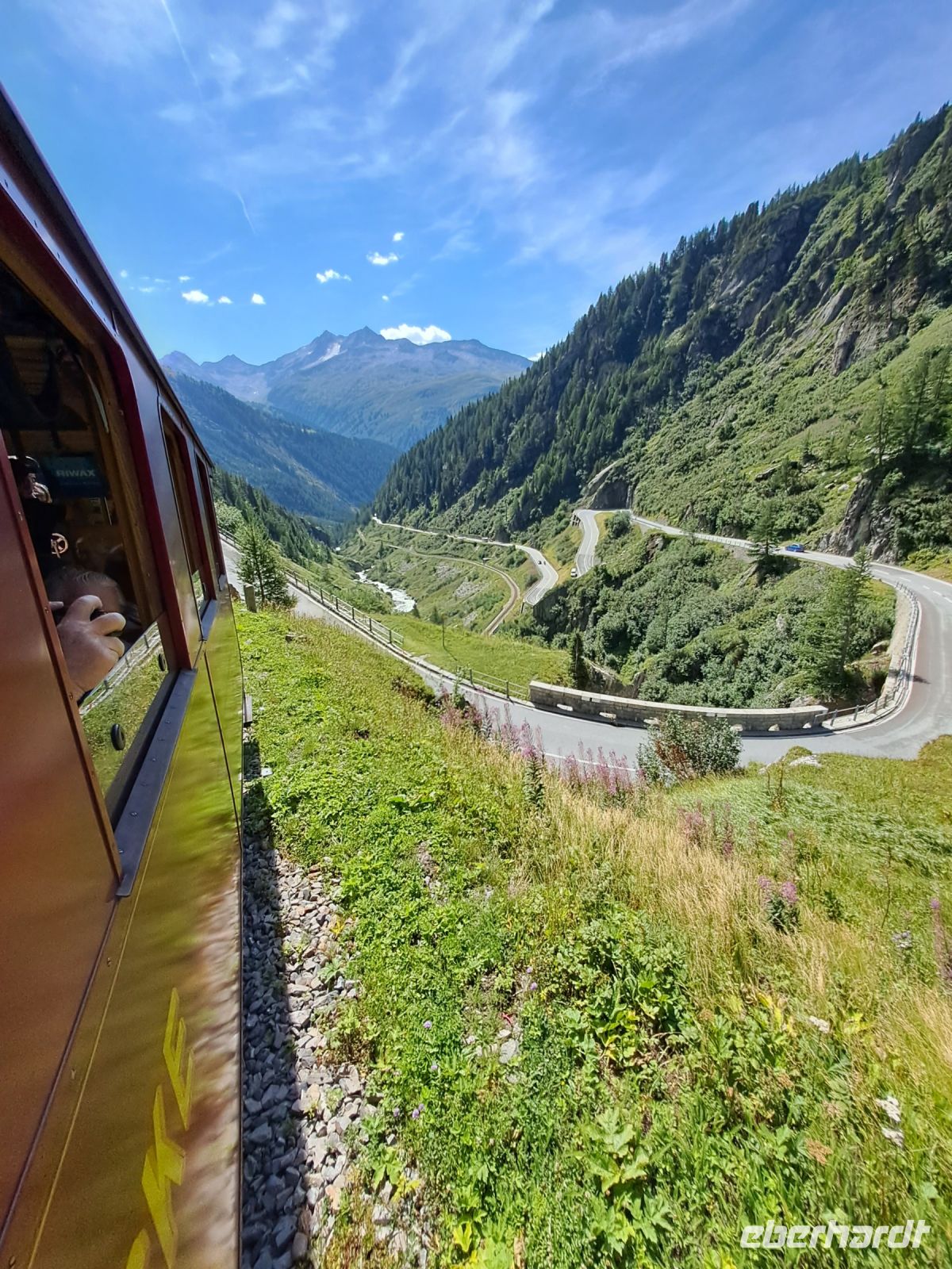 Abfahrt Gletsch - Obwalden.jpg &ndash; &copy; Gisela Hohlfeld (Eberhardt TRAVEL)