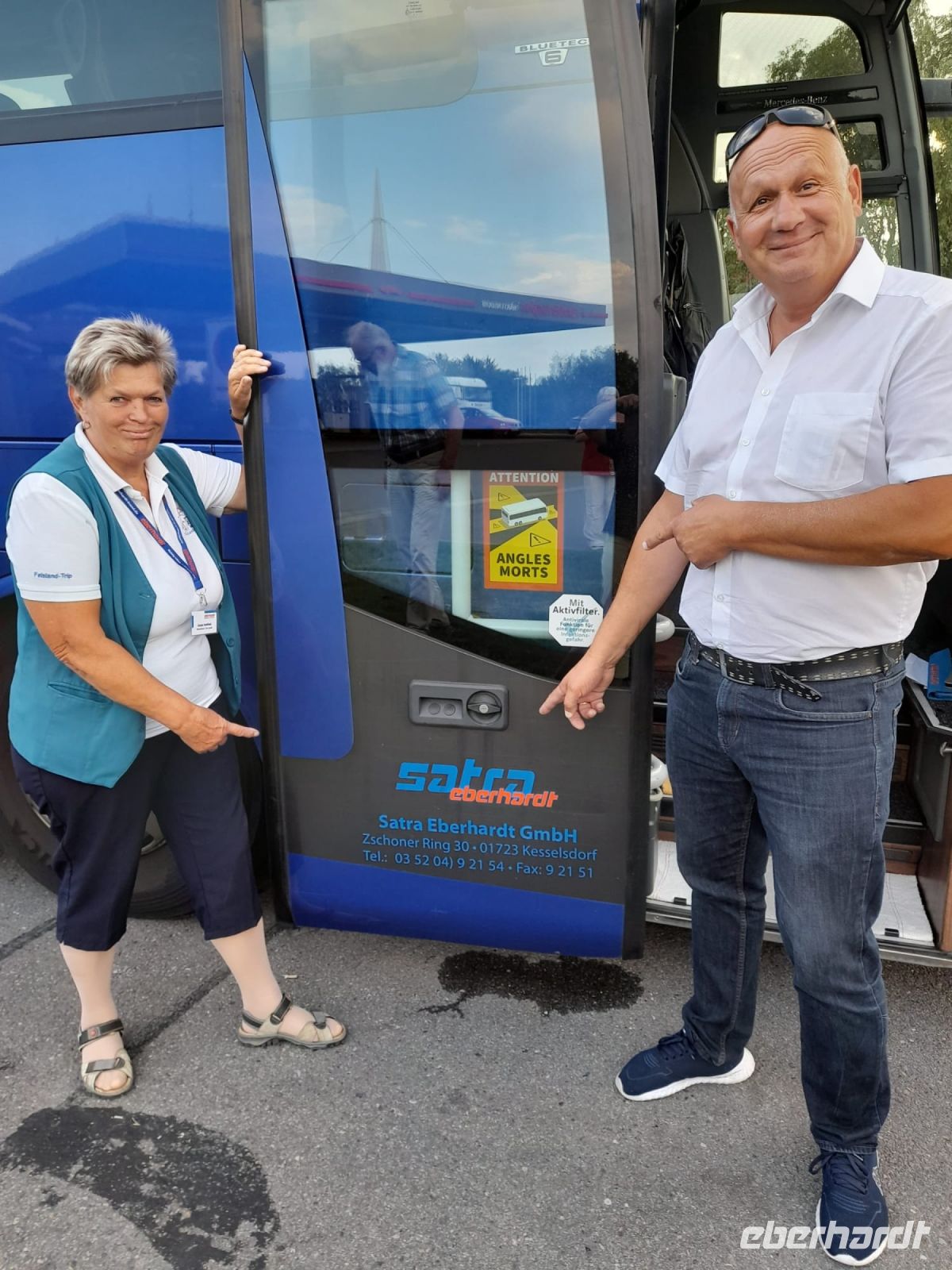 Bus-Team.jpg &ndash; &copy; Gisela Hohlfeld (Eberhardt TRAVEL)