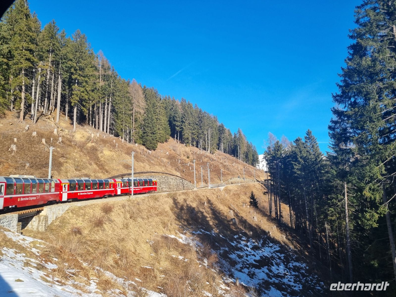 Fahrt mit dem Bernina-Express  &ndash; &copy; Katrin Deutschbein (Eberhardt TRAVEL)