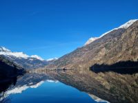 Fahrt mit dem Bernina-Express - Lago di Poschiavo  &ndash; &copy; Katrin Deutschbein (Eberhardt TRAVEL)