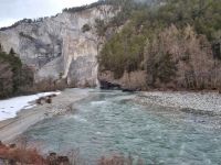 Fahrt mit der Rhätischen Bahn auf der Strecke des Glacier-Express - Rheinschlucht  &ndash; &copy; Katrin Deutschbein (Eberhardt TRAVEL)