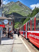 067 Fahrt mit dem Bernina Express - Stopp an der Alp Grüm &ndash; &copy; Annette Probst-Weise (Eberhardt TRAVEL)
