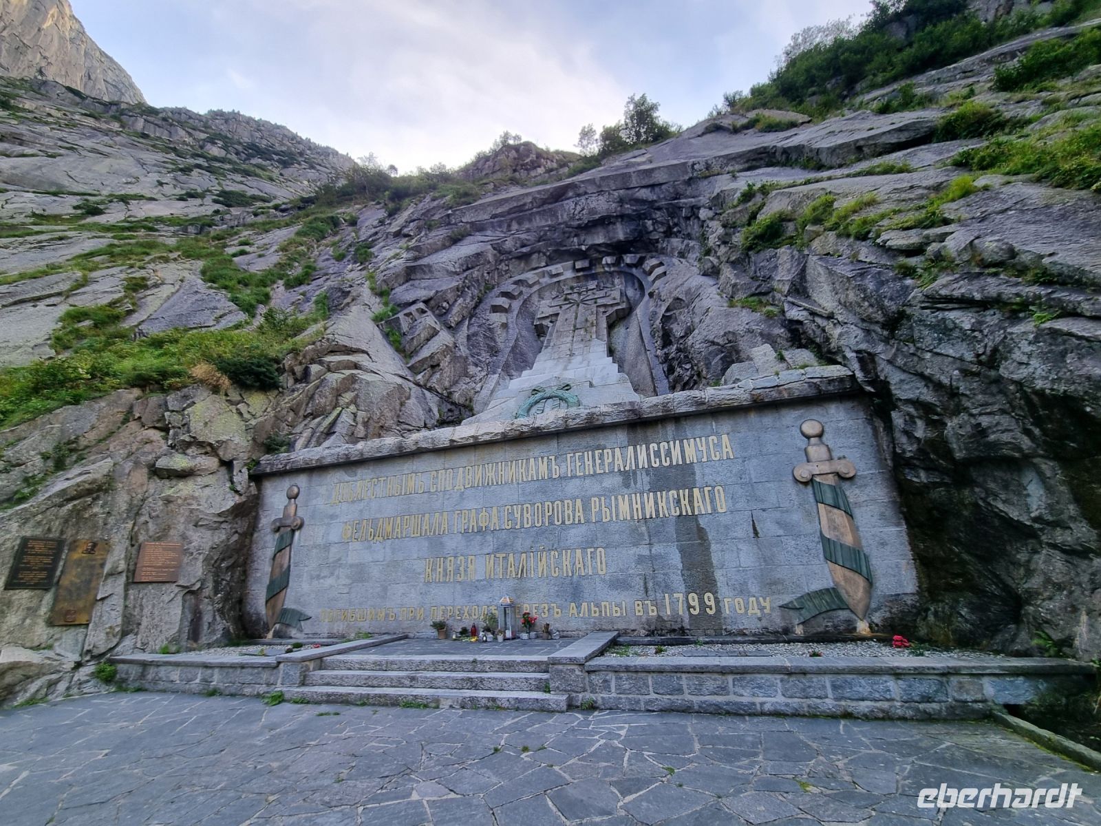 Schöllenenschlucht - Suwarow-Denkmal &ndash; &copy; Katrin Deutschbein (Eberhardt TRAVEL)