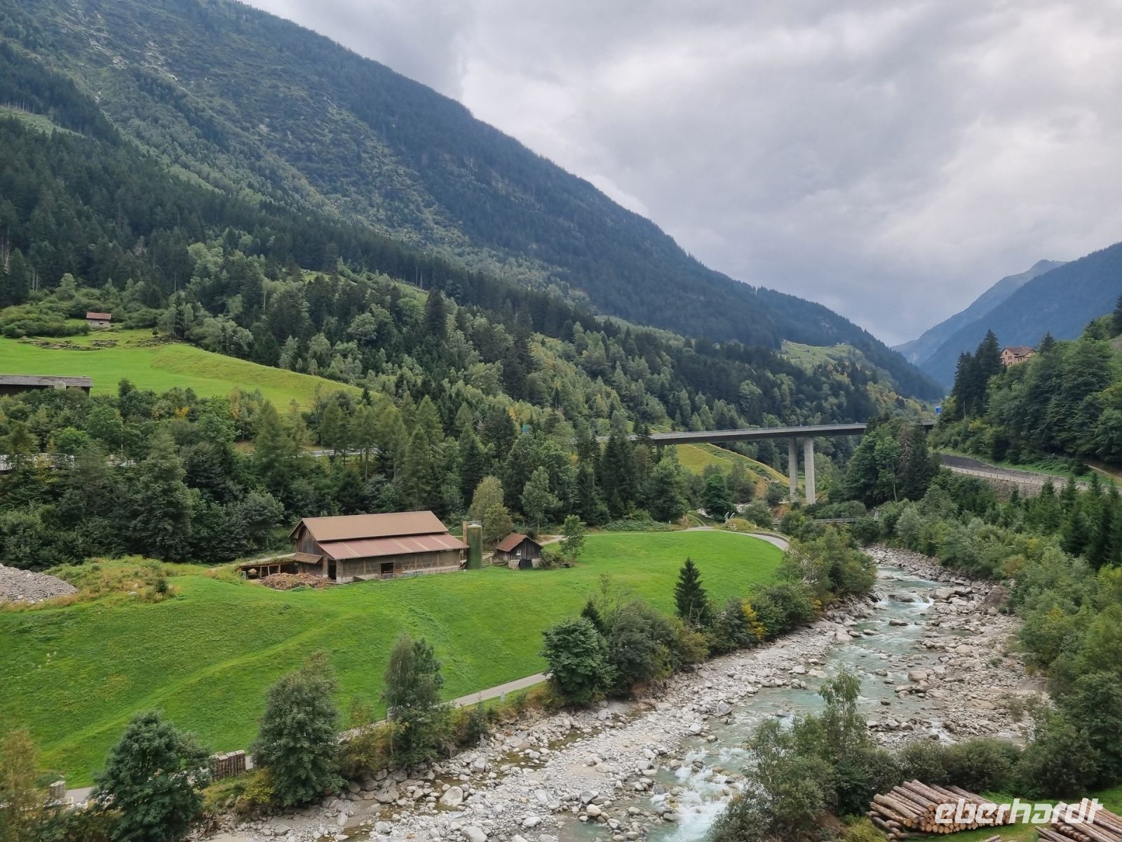 Fahrt mit dem Gotthard Panorama Express von Flüelen nach Bellinzona...  &ndash; &copy; Katrin Deutschbein (Eberhardt TRAVEL)